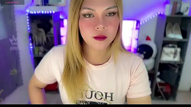 Snapshot of hannaBaby_lisyos11 chatting on June 18, 9:14 am hannaBaby lisyos11 online show from June 18, 9:14 am