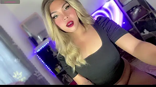 Snapshot of hannaBaby_lisyos11 chatting on June 23, 8:12 am hannaBaby lisyos11 online show from June 23, 8:12 am