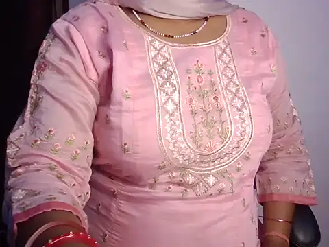 Snapshot of Hotty_Bhabhi1 chatting on April 21, 5:14 am Hotty Bhabhi1 online show from April 21, 5:14 am