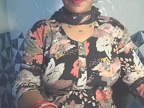 Snapshot of Hotty_Bhabhi1 chatting on May 7, 5:35 am Hotty Bhabhi1 online show from May 7, 5:35 am