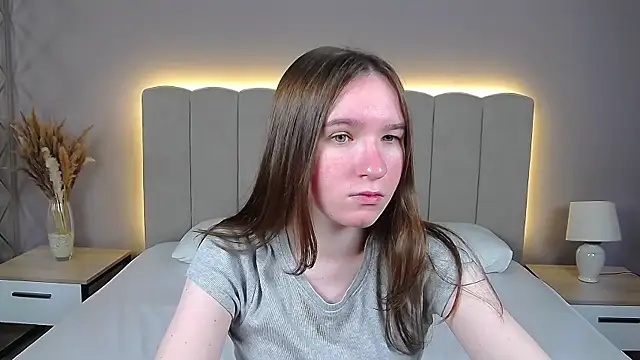 Snapshot of MarliinNova chatting on July 19, 4:05 am MarliinNova online show from July 19, 4:05 am