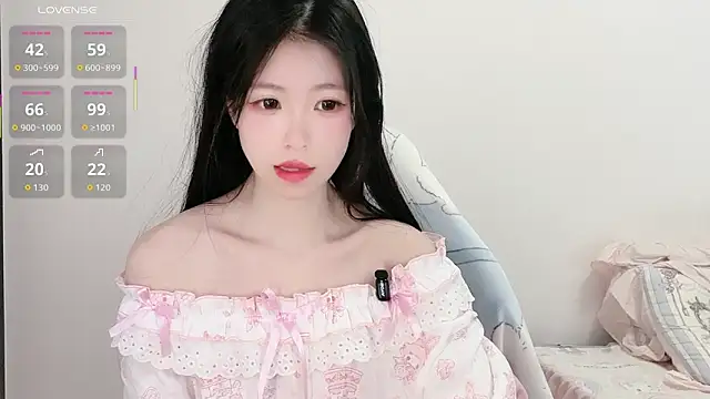 XiaoMei-iiiiii online show from April 22, 4:37 am