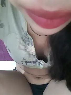 Snapshot of Riya_rani7 chatting on July 15, 1:44 am Riya rani7 online show from July 15, 1:44 am
