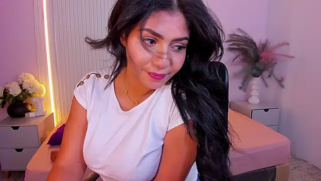 LucyWild8 online show from May 19, 6:14 pm