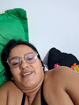 Snapshot of Samanta-42 chatting on June 22, 2:35 am Samanta-42 online show from June 22, 2:35 am