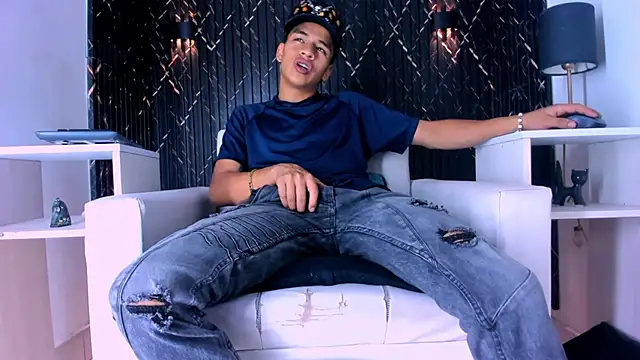 Snapshot of Lian_Jacob chatting on June 2, 7:27 pm Lian Jacob online show from June 2, 7:27 pm