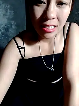 Snapshot of Zara-Lina chatting on May 3, 11:27 am Zara-Lina online show from May 3, 11:27 am