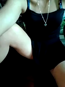 Snapshot of Zara-Lina chatting on June 5, 7:03 am Zara-Lina online show from June 5, 7:03 am