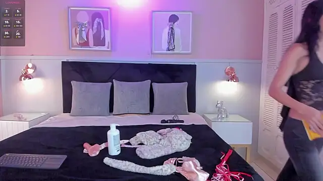 kata petite online show from July 3, 7:20 pm