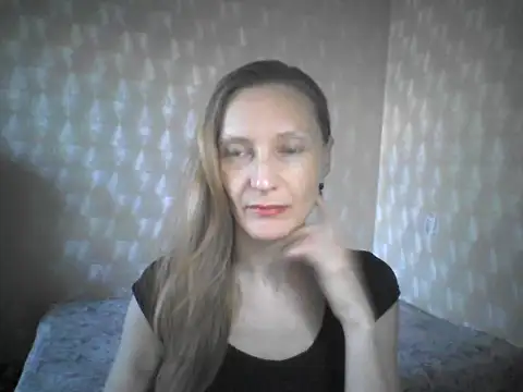 LunaBelle8 online show from May 4, 4:14 pm