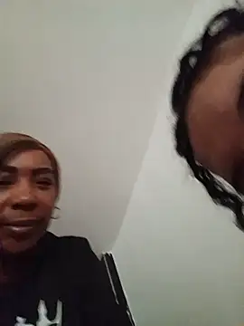 Snapshot of MadameEbony chatting on May 30, 12:46 pm MadameEbony online show from May 30, 12:46 pm