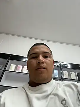 Patricio 02 online show from July 29, 8:40 pm