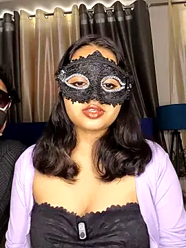 couple hot43 online show from June 3, 7:44 am