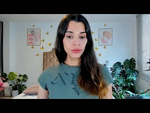 Snapshot of bella_grego chatting on April 24, 8:22 pm bella grego online show from April 24, 8:22 pm