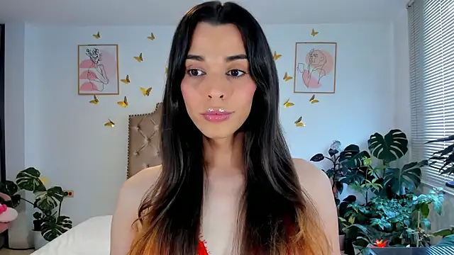 Snapshot of bella_grego chatting on June 21, 5:37 pm bella grego online show from June 21, 5:37 pm