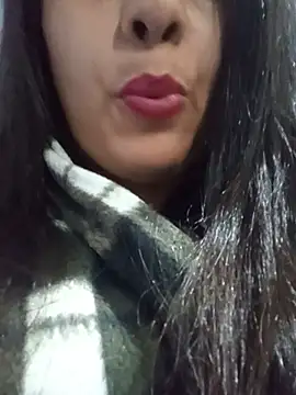 Snapshot of Thamimaodefada chatting on May 18, 11:10 pm Thamimaodefada online show from May 18, 11:10 pm