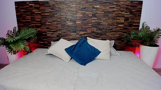 Snapshot of valkiriia__ chatting on June 3, 5:43 am valkiriia online show from June 3, 5:43 am