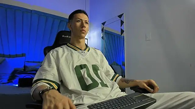 OliverThompsonJS online show from May 30, 5:48 am