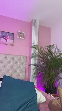 Snapshot of caro_lovings chatting on July 25, 3:37 am caro lovings online show from July 25, 3:37 am
