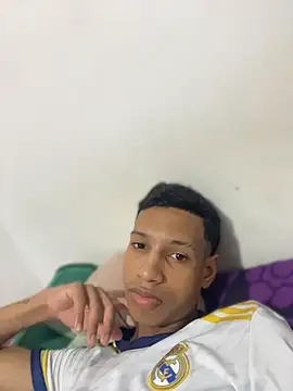 Perezjose19 online show from April 17, 9:07 pm