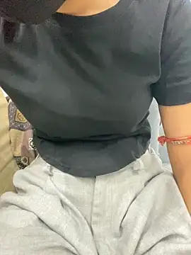 Snapshot of miss__sonam chatting on May 27, 4:48 pm miss sonam online show from May 27, 4:48 pm