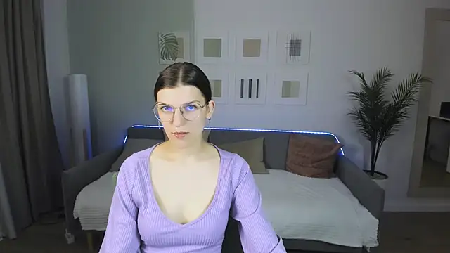 Snapshot of AnnaThorne chatting on May 12, 4:20 am AnnaThorne online show from May 12, 4:20 am