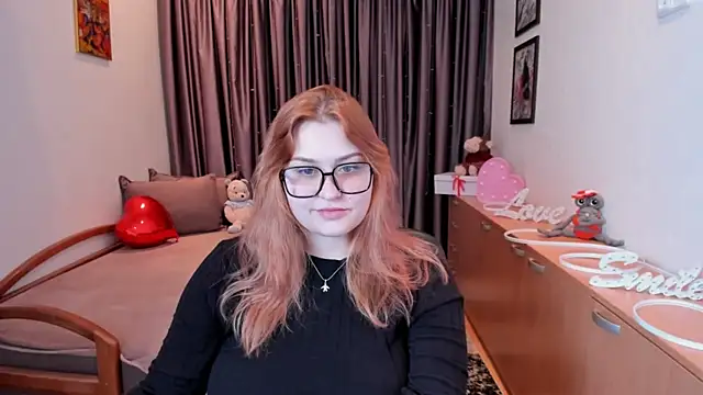 NoraLiin online show from May 30, 8:06 pm