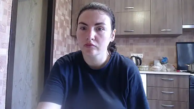 Snapshot of AlinaxJames chatting on June 11, 9:18 am AlinaxJames online show from June 11, 9:18 am