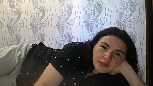 Snapshot of AlinaxJames chatting on June 29, 10:59 am AlinaxJames online show from June 29, 10:59 am