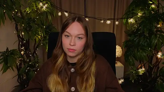 SylviaWhitaker online show from April 24, 11:23 am