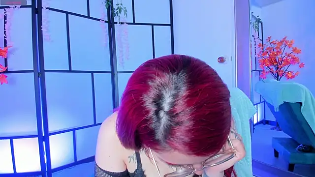 Snapshot of zara_rouxx_ chatting on May 11, 2:45 pm zara rouxx online show from May 11, 2:45 pm