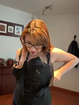 AliceMtz online show from April 27, 7:01 pm