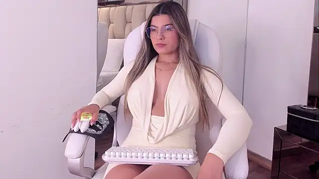 ZairaVex online show from April 30, 1:23 am