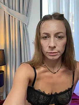 Snapshot of Mira_Luna chatting on June 28, 4:24 pm Mira Luna online show from June 28, 4:24 pm