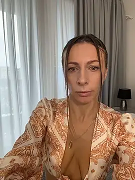 Snapshot of Mira_Luna chatting on July 22, 7:00 am Mira Luna online show from July 22, 7:00 am