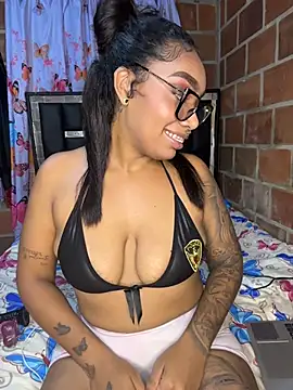  Piel Canela online show from July 20, 3:54 am