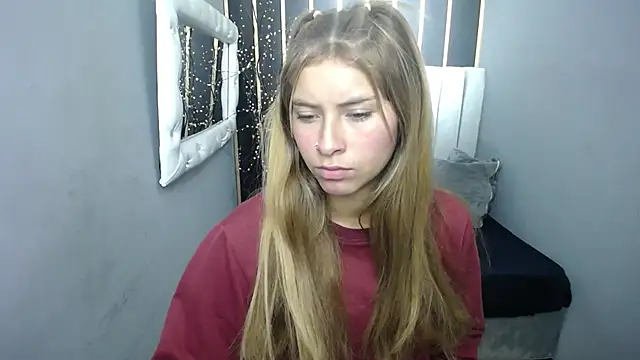 Snapshot of nancy_blonde chatting on April 27, 12:47 pm nancy blonde online show from April 27, 12:47 pm