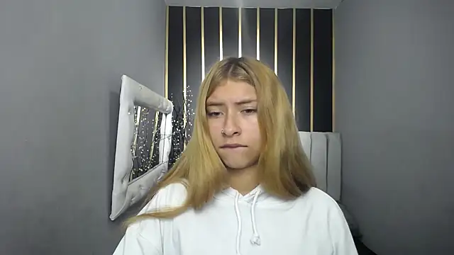 Snapshot of nancy_blonde chatting on May 5, 12:13 pm nancy blonde online show from May 5, 12:13 pm
