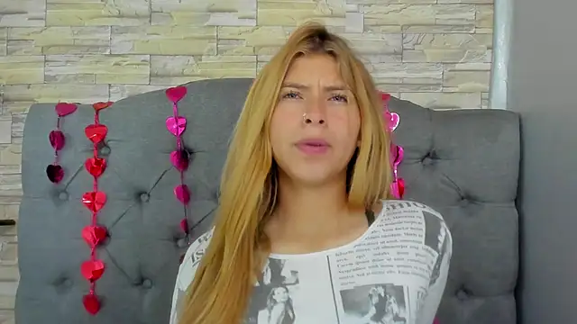 Snapshot of nancy_blonde chatting on May 7, 3:45 am nancy blonde online show from May 7, 3:45 am