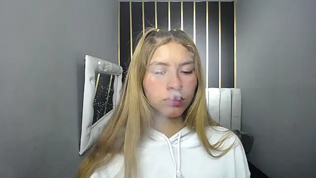 Snapshot of nancy_blonde chatting on May 16, 1:10 pm nancy blonde online show from May 16, 1:10 pm