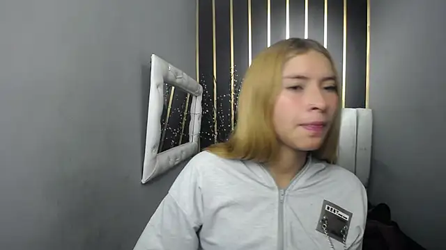 Snapshot of nancy_blonde chatting on May 21, 12:01 pm nancy blonde online show from May 21, 12:01 pm