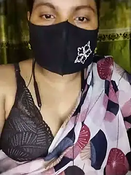 Snapshot of Sila_Vabi9 chatting on June 2, 8:44 pm Sila Vabi9 online show from June 2, 8:44 pm