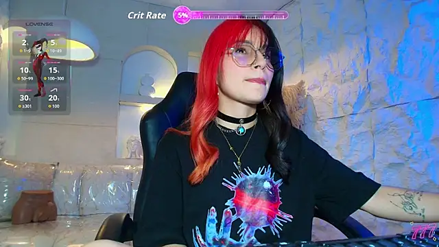 Moon Red r online show from April 30, 7:31 pm