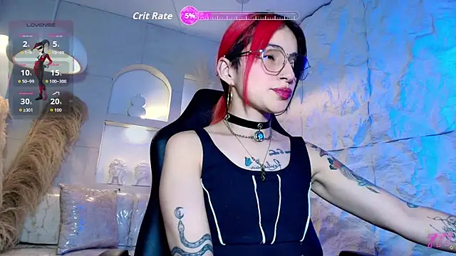 Moon Red r online show from May 1, 8:02 pm