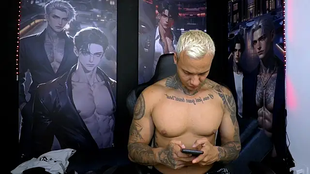 Snapshot of damian_becker chatting on June 10, 11:03 pm damian becker online show from June 10, 11:03 pm