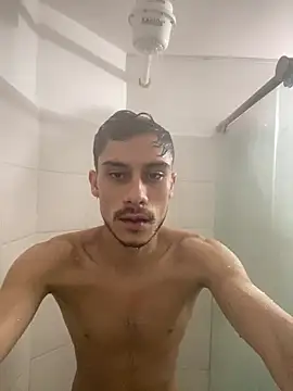 Snapshot of Axel_DavisS chatting on June 25, 12:32 am Axel DavisS online show from June 25, 12:32 am