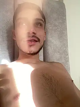 Snapshot of Axel_DavisS chatting on June 26, 10:03 pm Axel DavisS online show from June 26, 10:03 pm