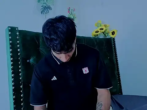 Zayn Moretti online show from June 25, 5:17 pm