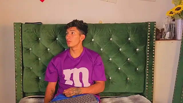 Zayn Moretti online show from June 27, 4:06 am