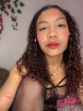 Daphnne Curly online show from May 7, 5:13 am